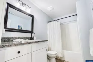 2432 Robbins Way Way, Lebanon, OR 97355 - Photo 12