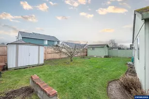 2147 Edgemont St SE, Albany, OR 97321 - Photo 2