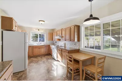 368 S 6th St, Independence, OR 97351 - Photo 14