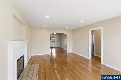 368 S 6th St, Independence, OR 97351 - Photo 10