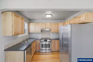 750 E Oak St, Lebanon, OR 97355 - Photo 4