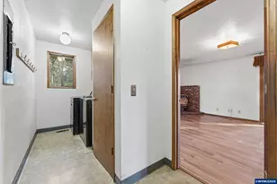 30684 Peterson Rd, Corvallis, OR 97333 - Photo 16