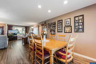 2093 W Hayes St, Woodburn, OR 97071 - Photo 12