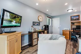 2093 W Hayes St, Woodburn, OR 97071 - Photo 22