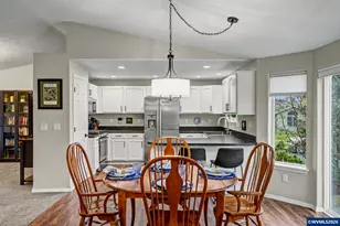 8811 NE Cori Ct, Corvallis, OR 97330 - Photo 10