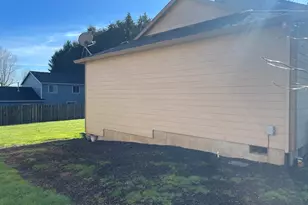 408 SW Oak St, Willamina, OR 97396 - Photo 6