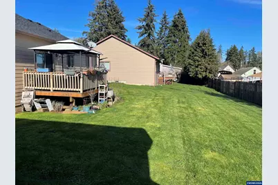 408 SW Oak St, Willamina, OR 97396 - Photo 4