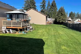 408 SW Oak St, Willamina, OR 97396 - Photo 4