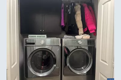 408 SW Oak St, Willamina, OR 97396 - Photo 2