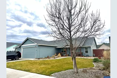 2921 NW 19th St, Redmond, OR 97756 - Photo 1