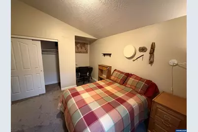 2921 NW 19th St, Redmond, OR 97756 - Photo 4