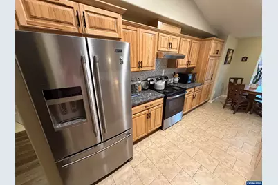 2921 NW 19th St, Redmond, OR 97756 - Photo 12