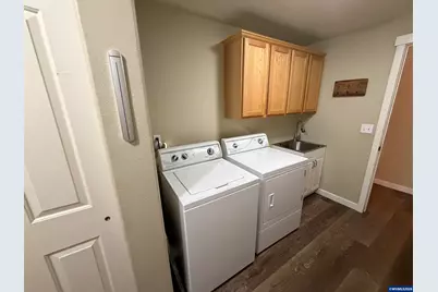 2921 NW 19th St, Redmond, OR 97756 - Photo 28