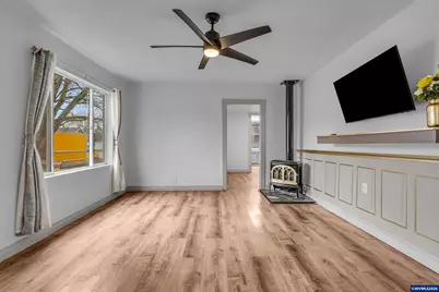 621 SE 4th Av, Albany, OR 97231 - Photo 8