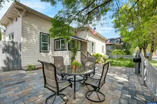 621 SE 4th Ave, Albany, OR 97231 - Photo 2