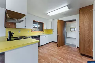 2398 32nd Av, Salem, OR 97301 - Photo 8