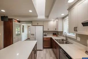 3425 Southwood Dr, Philomath, OR 97370 - Photo 12