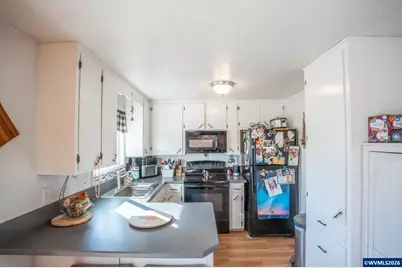 3140 Lyon St SW, Albany, OR 97322 - Photo 8