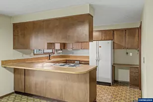 4260 Barrett St S, Salem, OR 97302 - Photo 14