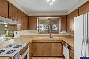 4260 Barrett St S, Salem, OR 97302 - Photo 16