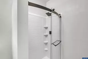 605 Hickory St NE, Salem, OR 97301 - Photo 20