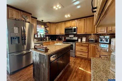 39340 Shelburn Dr, Scio, OR 97374 - Photo 10