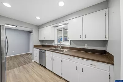 1317 Parkway Dr NW, Salem, OR 97304 - Photo 14