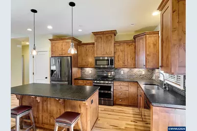 1508 Crestview Dr, Silverton, OR 97381 - Photo 2