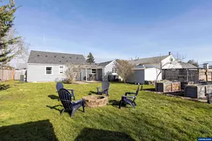 490 W Maple St, Lebanon, OR 97355 - Photo 34