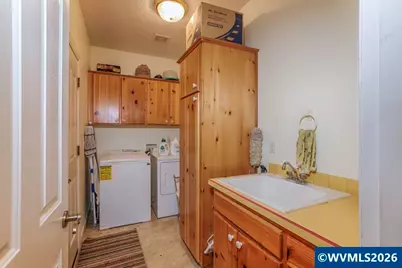 4374 Log Dr NE, Salem, OR 97305 - Photo 24