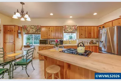 4374 Log Dr NE, Salem, OR 97305 - Photo 6