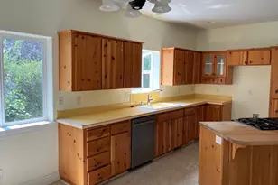 4374 Log Dr NE, Salem, OR 97305 - Photo 6