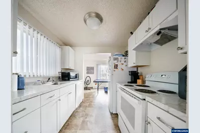 340 S Locust St, Canby, OR 97013 - Photo 18