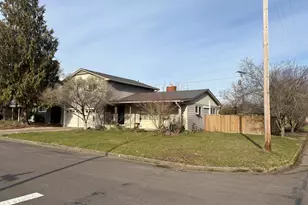 1105 25th Ave SW, Albany, OR 97321 - Photo 2