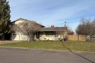 1105 25th Ave SW, Albany, OR 97321 - Photo 1