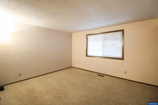 3263 Winslow Way NW, Salem, OR 97304 - Photo 18