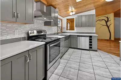 20284 El Romar Dr NE Dr, Scotts Mills, OR 97375 - Photo 8