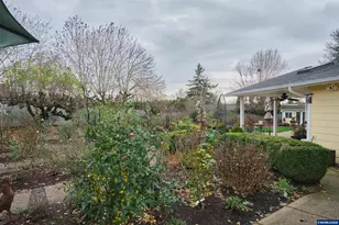 4608 Marguerite St NE, Salem, OR 97305 - Photo 38