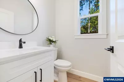 1915 Royal Crown Av NW, Salem, OR 97304 - Photo 12