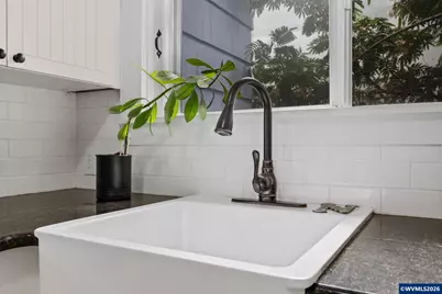 1071 SW Church St, Dallas, OR 97338 - Photo 10