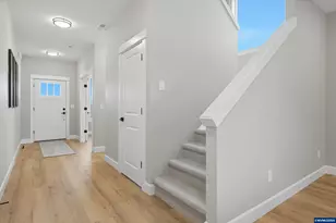 1774 Ammon St NW, Salem, OR 97304 - Photo 8