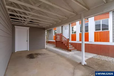 5422 Portland Rd NE #111, Salem, OR 97305 - Photo 4