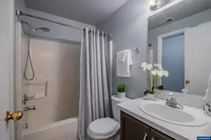 1023 S 10th St, Lebanon, OR 97355 - Photo 22