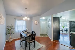 1023 S 10th St, Lebanon, OR 97355 - Photo 6