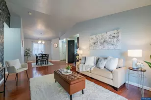 1023 S 10th St, Lebanon, OR 97355 - Photo 8