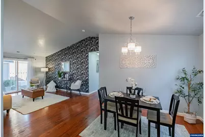 1023 S 10th St, Lebanon, OR 97355 - Photo 4