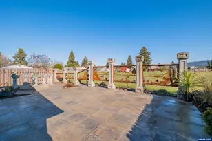 1023 S 10th St, Lebanon, OR 97355 - Photo 26