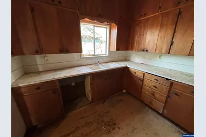 1690 Mill St SE, Salem, OR 97301 - Photo 12