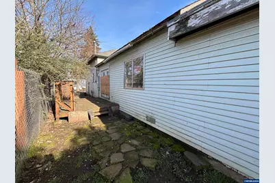 1690 Mill St SE, Salem, OR 97301 - Photo 24
