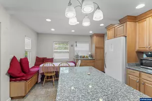 451 Oak Terrace St, Sweet Home, OR 97386 - Photo 12